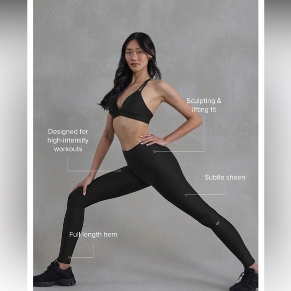 ALO Yoga High-Waist Airlift Black Leggings - Picture 2 of 11